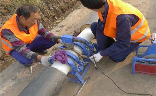 PE-RTⅡ型溫泉輸送管現場施工圖（tú）