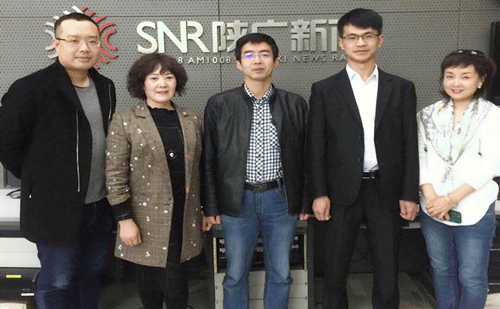 合（hé）影留念